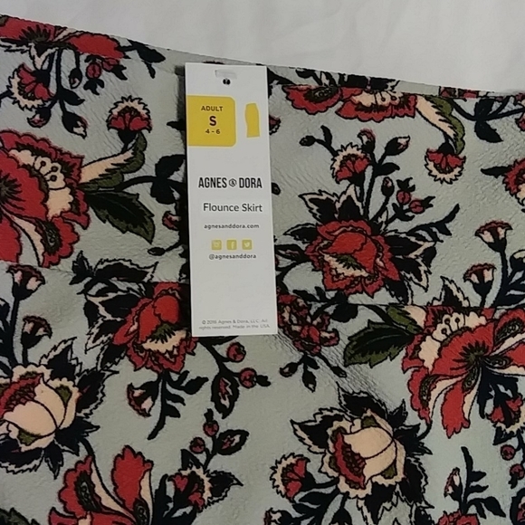 Agnes & Dora flower flounce skirt - Picture 3 of 4